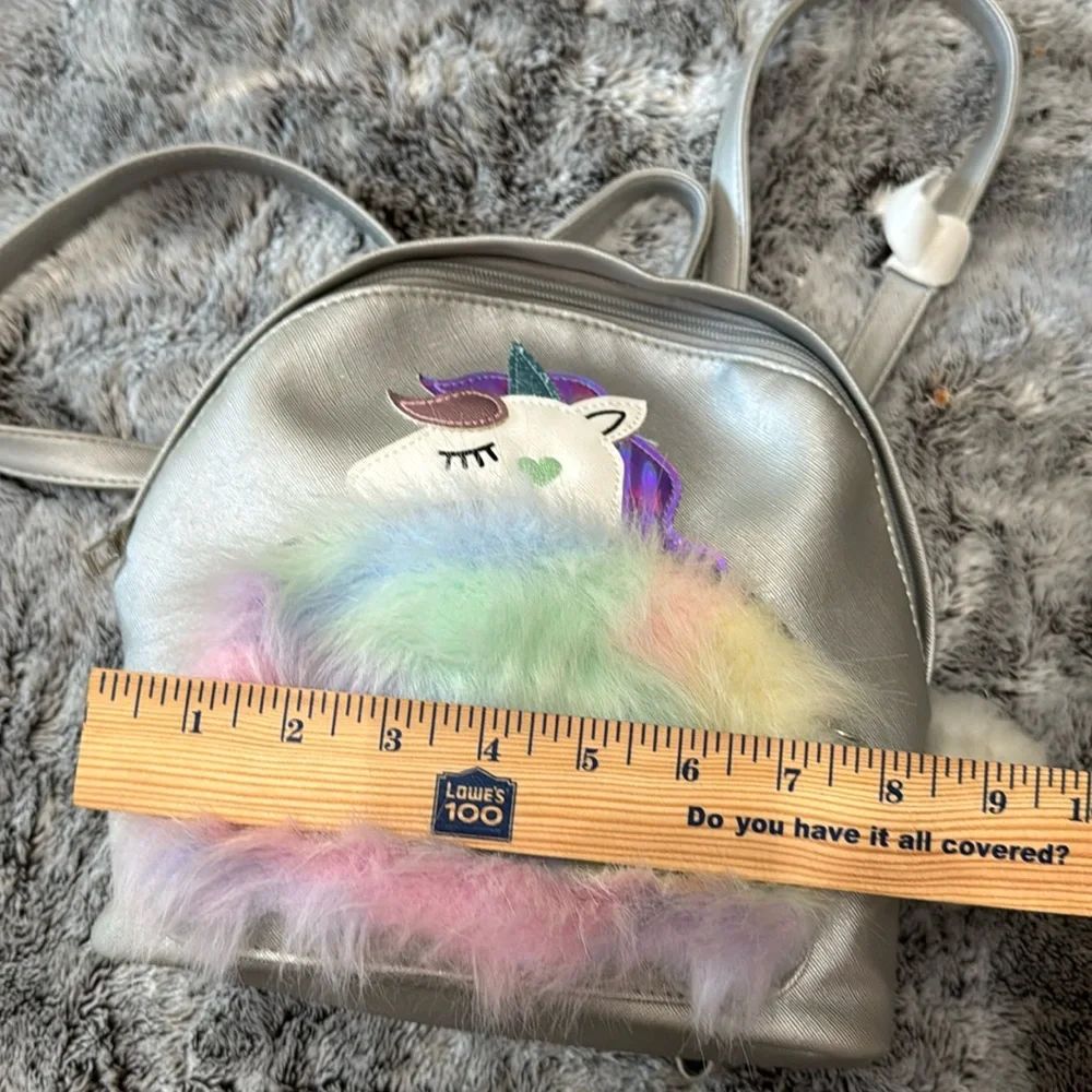 NWOT Girls Mini Unicorn Backpack Gray‎ Fuzzy Pocket Adjustable Strap Travel Cute